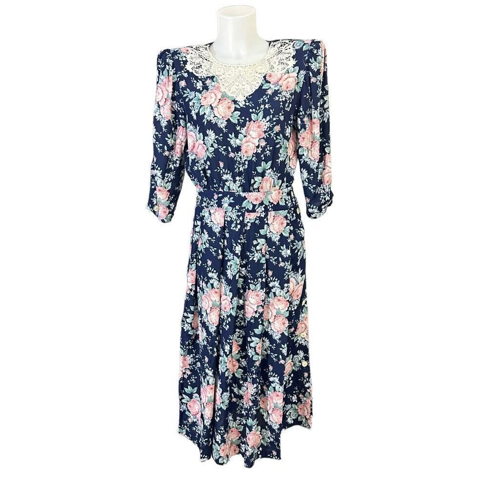 E.D.Michaels Vintage 80’s Blue Floral Lace accent Fit & Flare Dress size 9-10‎